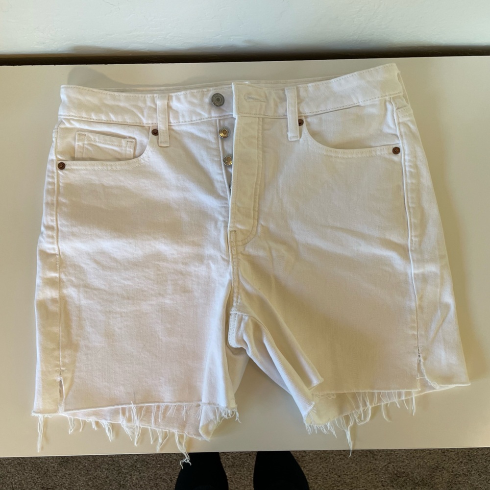 Old Navy High Rise OG Straight - White Jean Shorts (size: 10)